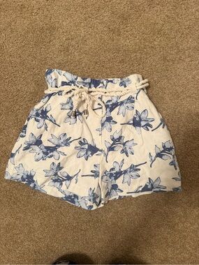 J.O.A. White Shorts with Blue Floral Print & Rope Waist